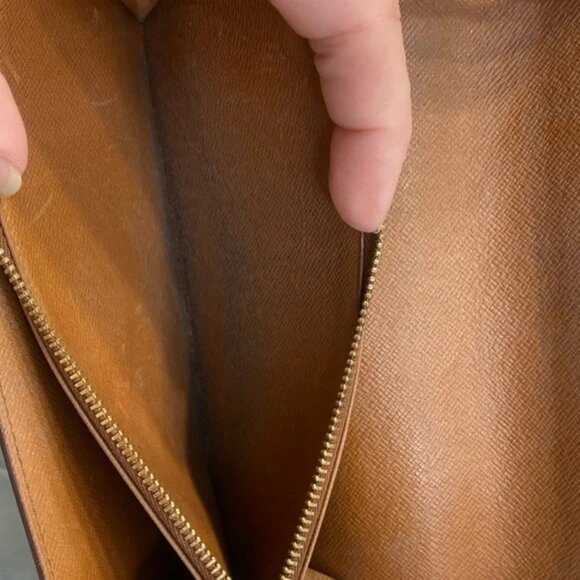 Authentic Louis Vuitton Monogram Sarah Long Wallet - Picture 11 of 12